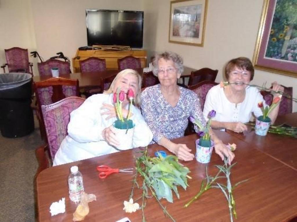 Orono Woods Residents Celebrate The Warm Weather